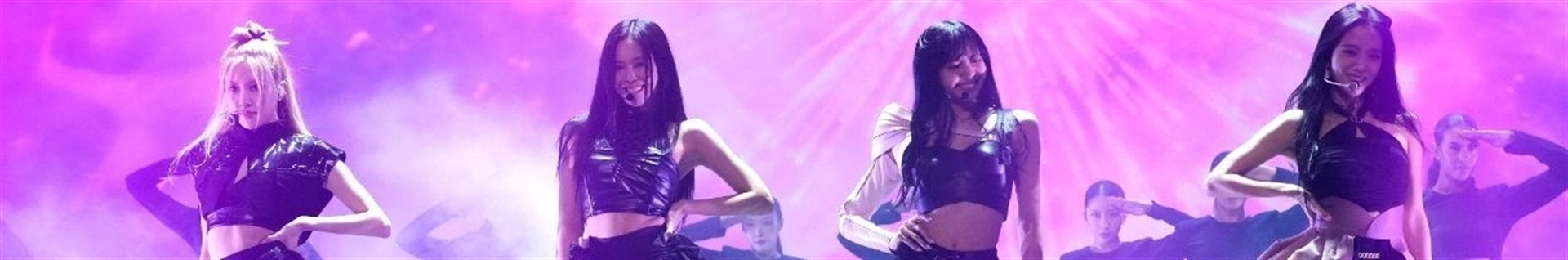 •BLACKPINK •