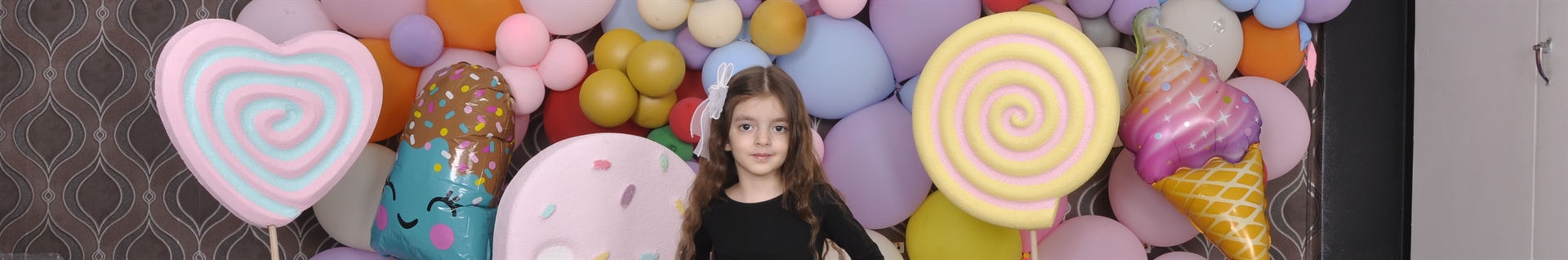 آتلیه عکس تولد تهران تم و بادکنک آرایی و ماکت کیک